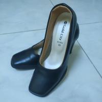 ราคา คัชชูนักศึกษา/รับปริญญา gold city สูง2นิ้ง No.39 (22932838748)