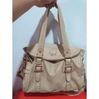 ราคา กระเป๋าหนังแท้ แบรนด์ ELLE แท้ สีเบจสลับหนังจระเข้ สีสวยสภาพใหม่มาก (5456300173)