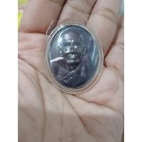 ราคา เหรียญหลวงปู่ทวดวัดห้วยมงคล พิมพ์ใหญ่ไร้ห่วง รุ่นลองฟัน เสาร์๕ ปี ๒๕๕๓**เลี่ยมมีตำหนตรงห่วงน่าคมชัดต๊อกโค๊ด (51150627191)