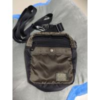 ราคา Yoshida Porter made in japan crossbody & beltbag มือสองของแท้ (48505299903)