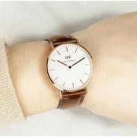 ราคา 3 เรือน 100 บาท !! ถูกที่สุด! DW watch สายหนังสีน้ำตาลปัดทอง (320560009)