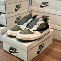 ราคา Travis Scott x Air Jordan 1 Low OG “Medium Olive” (25936548889)