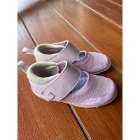 ราคา ส่งต่อรองเท้าผ้าใบเด็ก New Balance ของแท้ 100% size US9 สภาพดีมาก น้ำหนักเบา กระชับเท้าดีมาก (41253597948)
