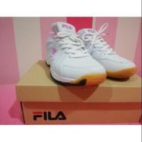 ราคา รองเท้าแบด FILA สีขาว-ชมพู (1085277779)