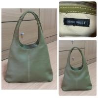 ราคา ส่งต่อ กระเป๋า NINE WEST ขนาด 8.5 x 6 นิ้ว ใบเล็กน่ารักๆ (28642534091)