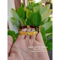 ราคา สร้อยข้อมือทับทิมมรกตเงินชุบทอง (27157981155)