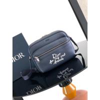 ราคา กระเป๋า DIOR Rider 2.0 แบบซิปรุ่น Limited Series ผลิตจากหนังวัวลายกรวดสีน้ำเงิน มีซิปด้านหน้าสำหรับเก็บของ ออกแบบมาให้ใช้งานได้อย่างประณีตและเหมาะสำหรับทุกวัน (26843995878)