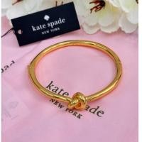 ราคา ส่งฟรี‼️ของแท้กำไล Kate Spade Sailor's Knot Hinge Bangle (27154074234)