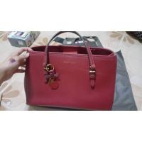 ราคา กระเป๋าสะพาย CHARLES & KEITH สีแดง แท้ 100% (810441966)