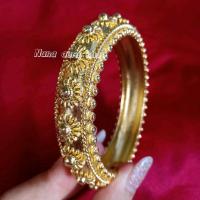 ราคา กำไลลายพิกุล กำไลพิกุลทอง กำไลชุดไทย กำไลเจ้าสาว มี 3 สี รอบวง 20 เซนติเมตร ราคาต่อ 1 วง (22718505281)