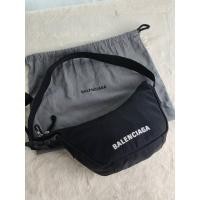 ราคา BALENCIAGA Balenciaga Wheel Small Sling Shoulder Bag (43207456469)