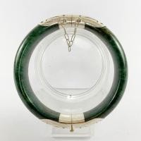 ราคา กำไลข้อมือหยกหุ้มเงินแท้ เปิดปิดได้ แบบท้องปลิง กำไลข้อมือหยกแท้สีเขียว วงใน 59 มม. เนื้อหยกสวยตามธรรมชาติ (23728917134)