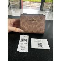 ราคา ส่งต่อกระเป๋าสตางค์ Coach CW803 IM/TAN/BROWN ของใหม่ไม่เคยใช้งาน ไม่มีตำหนิ ป้ายแท็กครบ ของแท้ 100% (26518897638)