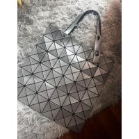 ราคา baobao 6x6 สีsilver เงิน สภาพสวยมาก 95% ไม่มีตำหนิใหญ่มีร่องรอยตามการใช้งาน ของแท้ (29437349925)