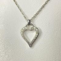 ราคา สร้อยคอ Christian Dior สีเงินไม่ค่อยเจอมานะคะ (21694395457)