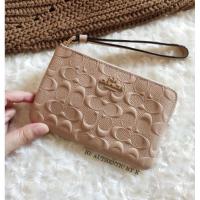 ราคา Coach คล้องมือ size S 1 ซิป แท้% (5000631763)