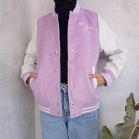 ราคา เสื้อแจ็คเก็ตสตรี Varsity ของแท้ เสื้อแจ็คเก็ตผู้หญิง lilac แบรนด์มือสอง preloved (28352014874)