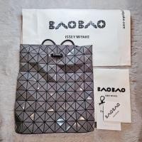 ราคา BAO BAO ISSEY MIYAKE prism wring backpack แท้ (42815459077)