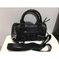 ราคา กะเป๋าหนังแท้สไตล์บาลองสีดำหนังชามัวร์ (9315005106)