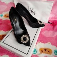 ราคา รองเท้าสตรี ของแท้!!พร้อมกล่อง LYN ไซส์37 (4033425897)