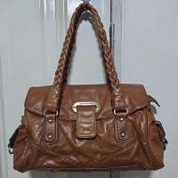 ราคา กระเป๋าY2K Dolce & Gabbana made in Italy leather Shoulder bag J.1787 ขนาด13"×9"หนังแท้ยับสีน้ำตาลสายเปียสะพายไหล่ (43121890429)