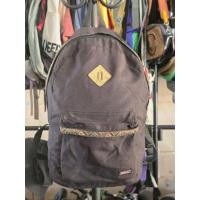 ราคา กระเป๋าเป้สะพานหลัง Dickies สีดำ ตำหนิตามภาพ #กระเป๋ามือสองตู้ญี่ปุ่น (51304046254)