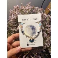 ราคา กำไลข้อมือเชือกเทียนถัก handmade (white beach ) (24618755435)