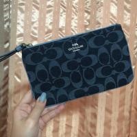 ราคา กระเป๋าคล้องมือ coach แท้100% ไซส์ใหญ่ใส่ip+ (2498908251)