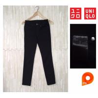 ราคา Uniqlo กางเกงยีนส์ผ้ายืดสีดำ เอว24”ยืดได้ 26” (4607924650)