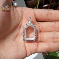 ราคา กรอบพระ กรอบพระเงินผสม | ขุนแผนพิมพ์เล็ก | กว้าง1.5*สูง2.1ซม.(ขนาดจอกระจก) (19152982741)