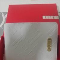 ราคา เป๋าตังสีขาว กระเป๋าสตางค์ ELLE แบบพับ สั้น หนังสีขาว ของแท้ ไม่เคยใช้สักครั้งเดียว (1316485614)