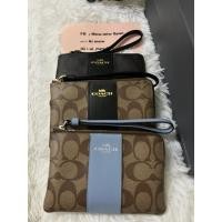 ราคา COACH Corner Zip Wristlet [1 Zip S แท้ %] (27885636417)