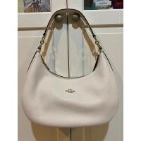 ราคา Coach มือสอง แท้100% White Pebble Leather Harley Hobo Bag(COACH F38250) (22326293438)