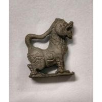 ราคา "สิงห์คอยาว" เนื้อตะกั่ว รุ่นแรก ปี 2521 เครื่องรางทางด้านมหาอำนาจ แคล้วคลาด หลวงพ่อกวย ชุตินฺธโร วัดโฆสิตาราม จ.ชัยนาท (23033108103)