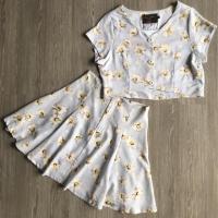ราคา Set กระโปรง+เสื้อครอป ลายดอกเดซี่ (147040324)