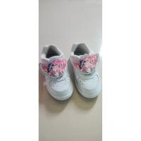 ราคา รองเท้าผ้าใบสีขาว(มือสอง)รองเท้า pony มีไฟราคา89บาท (23260365100)