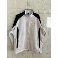 ราคา เสื้อคลุมผ้าโพลีไนกี้มีซับ สีขาวดำ ไซร้L รอบอก48“ (28626340314)