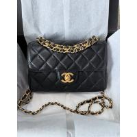 ราคา Chanel Flap Bag Black Caviar GHW (41609664348)