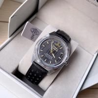 ราคา [บรรจุภัณฑ์กล่องต้นฉบับ Order ของแท้] VivienneWestwood VivienneWestwood Queen VivienneWestwood สายหนังสีดํานาฬิกาข้อมือผู้ชายควอตซ์กันน้ํา 39 มม. (54253798813)