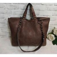 ราคา กระเป๋า BRUNO MAGLI หนังแท้นิ่มแต่งหมุด วินเทจ 1ช่องหลัก 3ย่อย ราคา : 690 ปากกว้าง 18นิ้ว สูง 12นิ้ว ฐาน 5นิ้ว (24861212576)