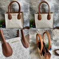 ราคา อ่านรายละเอียดก่อนนะคะ กระเป๋าถือ+สะพาย Michael Kors ‼️แท้‼️ งานหนัง สีทูโทน ขนาด 8 นิ้ว (29072304269)