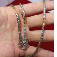 ราคา สร้อยสแตนเลสแบนลาย กระดูกงู โต 3 มิลยาว 26 นิ้ว งานเลเซอร์ทองสลับสีเงิน (7147973967)