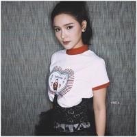 ราคา มาเเล้วจร้า...เสื้อยืดเนื้อผ้าcotton ตรงหน้าอกสกรีนนรูปหัวใจข้างในเป็นรูปลิงถือลูกท้อ ช่วงคอสีแดง (996347102)