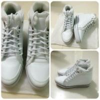 ราคา รองเท้าผ้าใบหุ้มข้อ หนังเสริมส้น สีขาว (113393232)