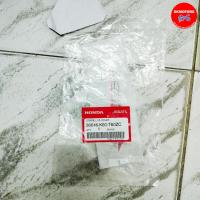 ราคา สติ๊กเกอร์ติดฝาครอบไฟหน้าด้านซ้าย รถสีขาว-ดำ รหัส 86646-K60-T60ZC สำหรับรถรุ่น HONDA CLICK125I ปี 2017 อะไหล่แท้เบิกศูนย (20590074566)