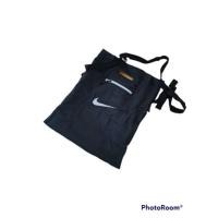 ราคา กระเป๋าผ้าไนกี้ Nike tote กระเป๋าผ้าจุได้ 13 ลิตร สีดำ unisex (14200728392)