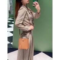 ราคา [เฉพาะที่นี่เปิดตัวครั้งแรกพิเศษ] Prada Ceiling Grade New Style Cowhide Bucket Bag, Portable Shoulder Crossbody Three-in-One! อาร์โอเอ็กซ์ (48803209516)