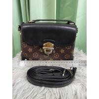 ราคา กระเป๋าหนังลายดอกหลุยส์ (23934539780)