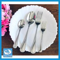 ราคา TwinFish เซตช้อนส้อมช้อนชาและส้อมเค้ก 4 ชิ้น เกรดสแตนเลส430 แข็งแรง ใช้ได้นาน คุ้มราคา รหัส81 (7817018780)