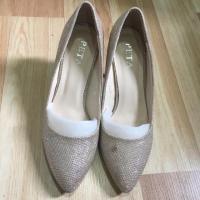 ราคา รองเท้าคัทชูส้นสูงมือสอง (1394499356)